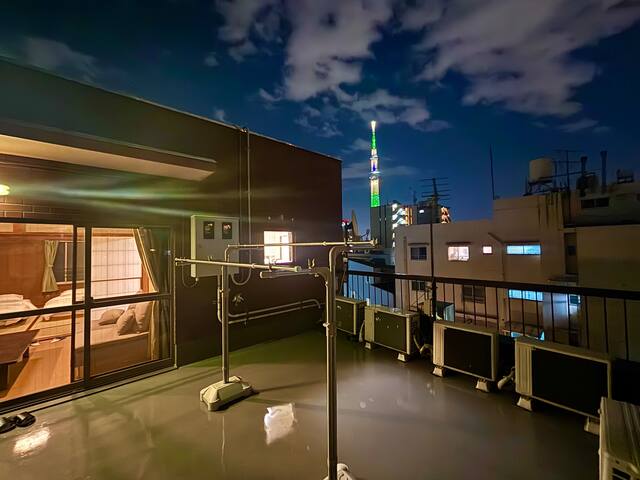 浅草駅から徒歩圏内｜スカイツリーを望む広々140㎡｜最大13名宿泊｜贅沢空間で特別なひと時を！ gallery image 5