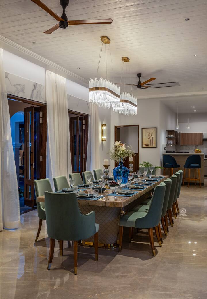 Dining area image 1