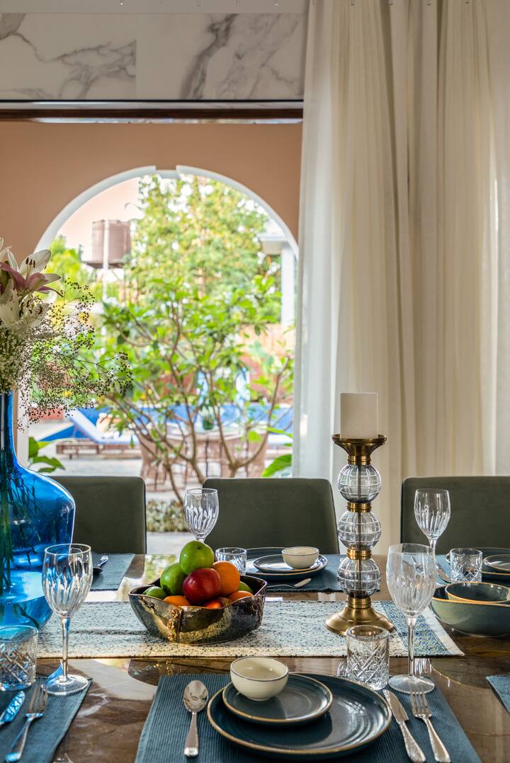 Dining area image 3