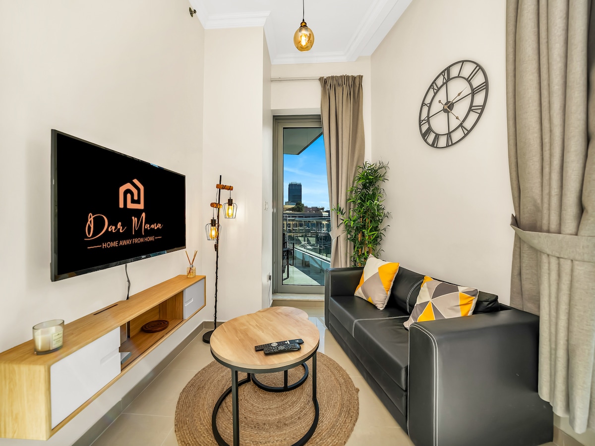 Top Airbnb: Studio with stunning views of Dubai Marina in Dubai