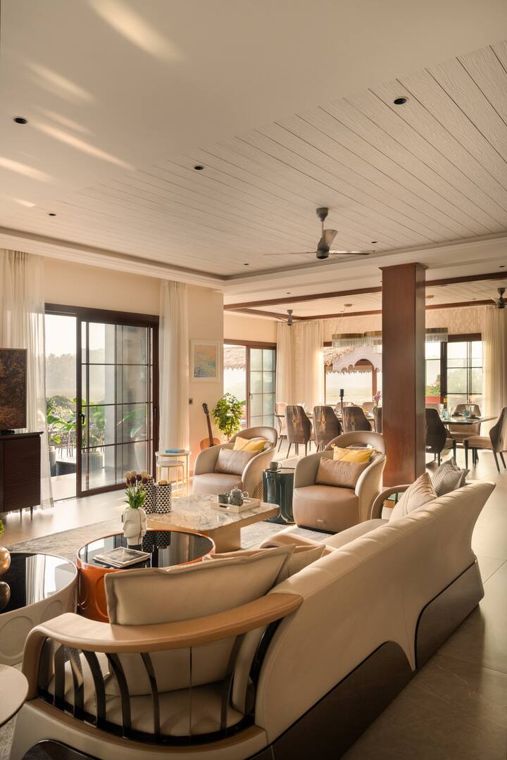 Living room image 6