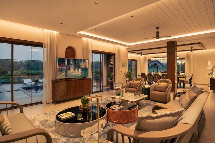 Living room image 8
