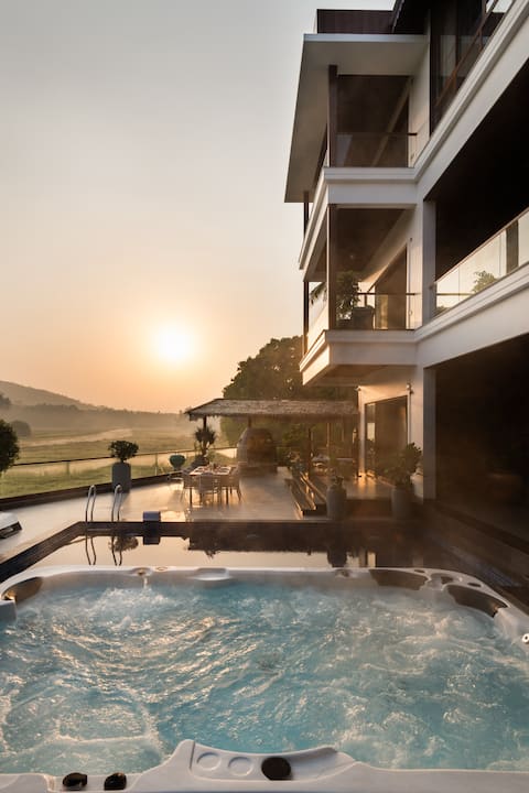 5BR Lavish villa|Full day Chef|Jacuzzi|Party Hall