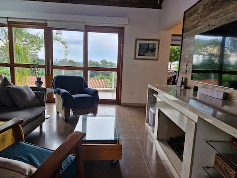 Successful Airbnb property: Paradise in Atibaia! 1h from SP | Pool | Jacuzzi in Atibaia