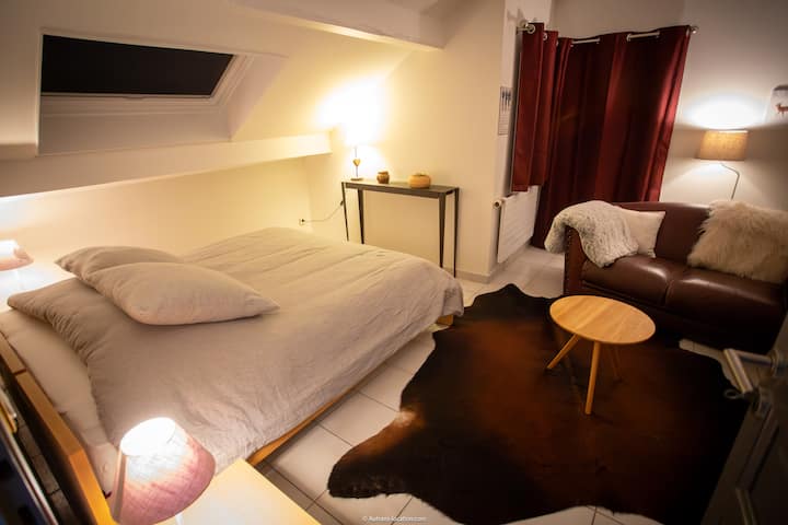 Vista de la habitación 4 desde la entrada, con su cama de 160 x 200