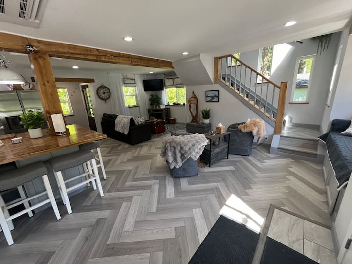 Index River Haven Luxury Cabin - Index, WA