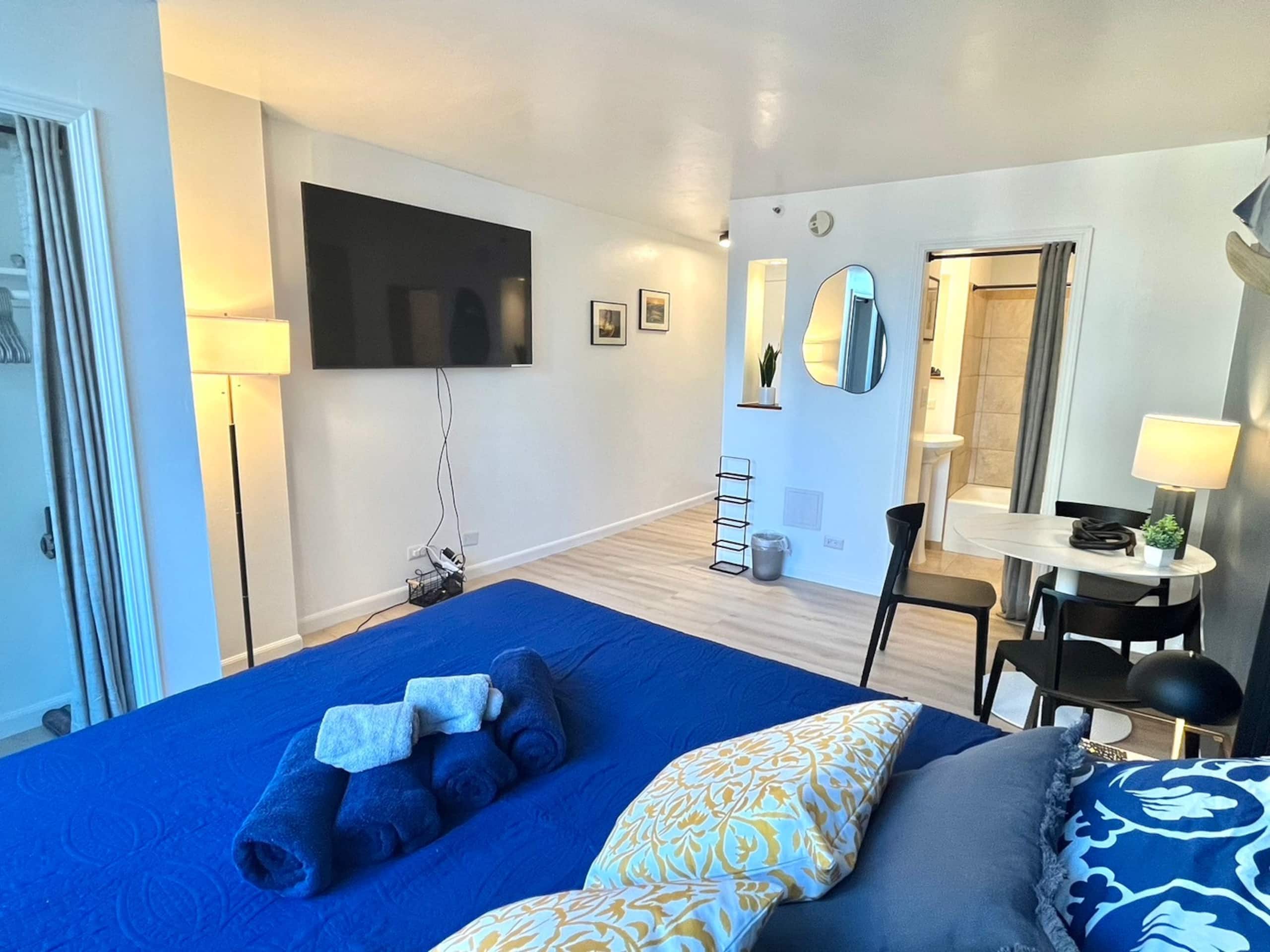 Condo in Honolulu · ★4.7 · Studio · 1 bed · 1 private bath - Image 26