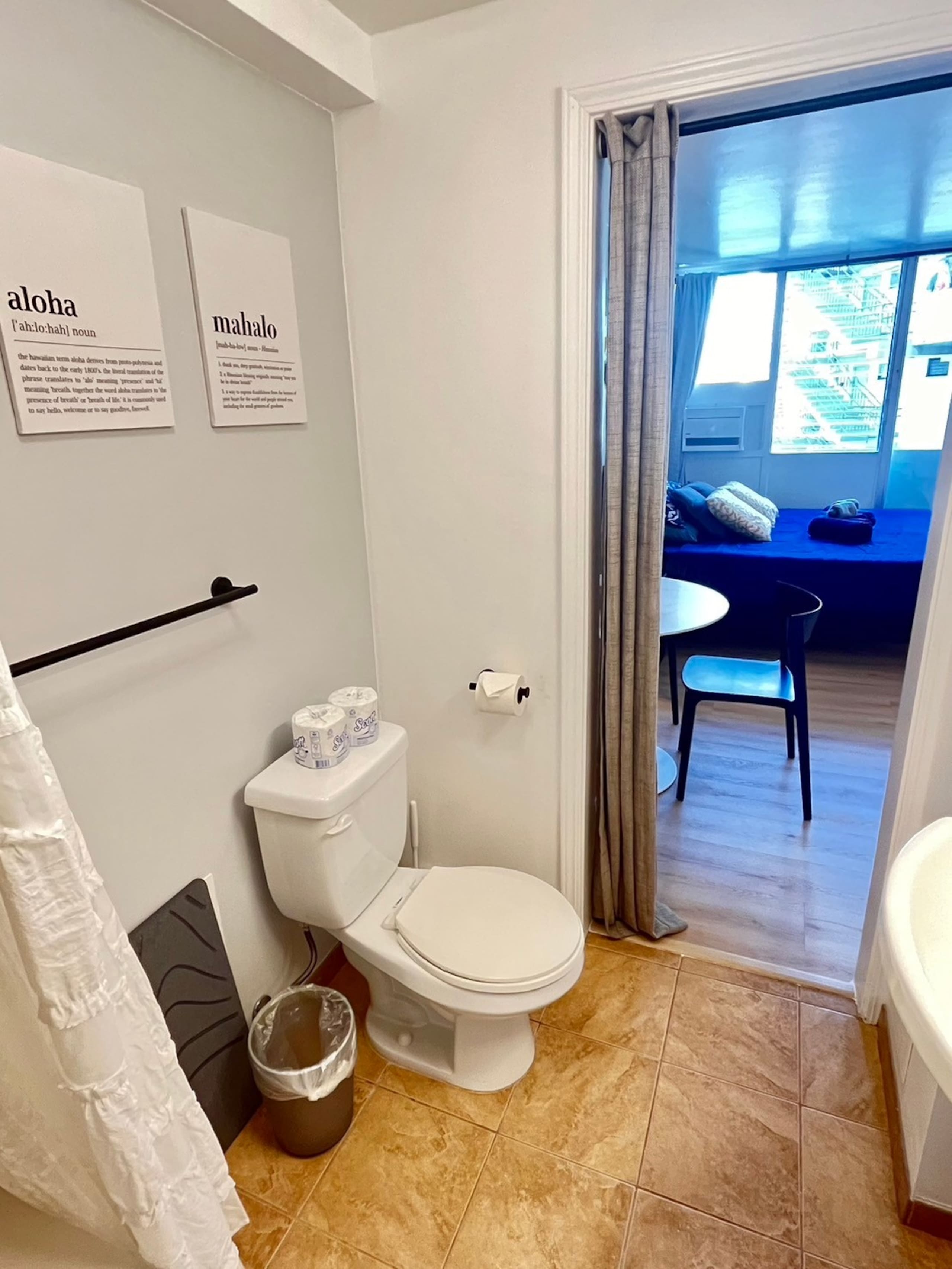 Condo in Honolulu · ★4.7 · Studio · 1 bed · 1 private bath - Image 17