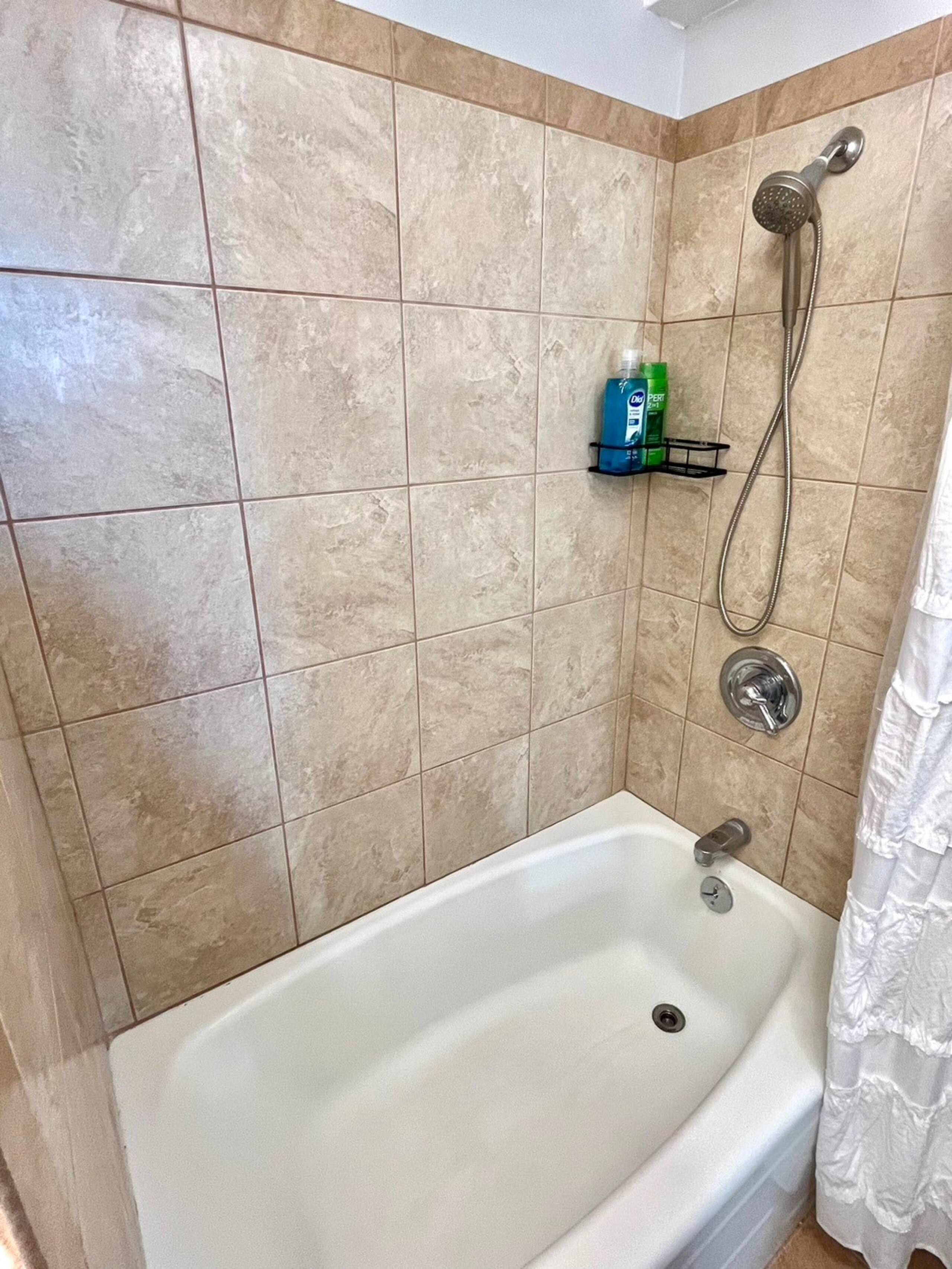 Condo in Honolulu · ★4.57 · Studio · 1 bed · 1 private bath - Image 21