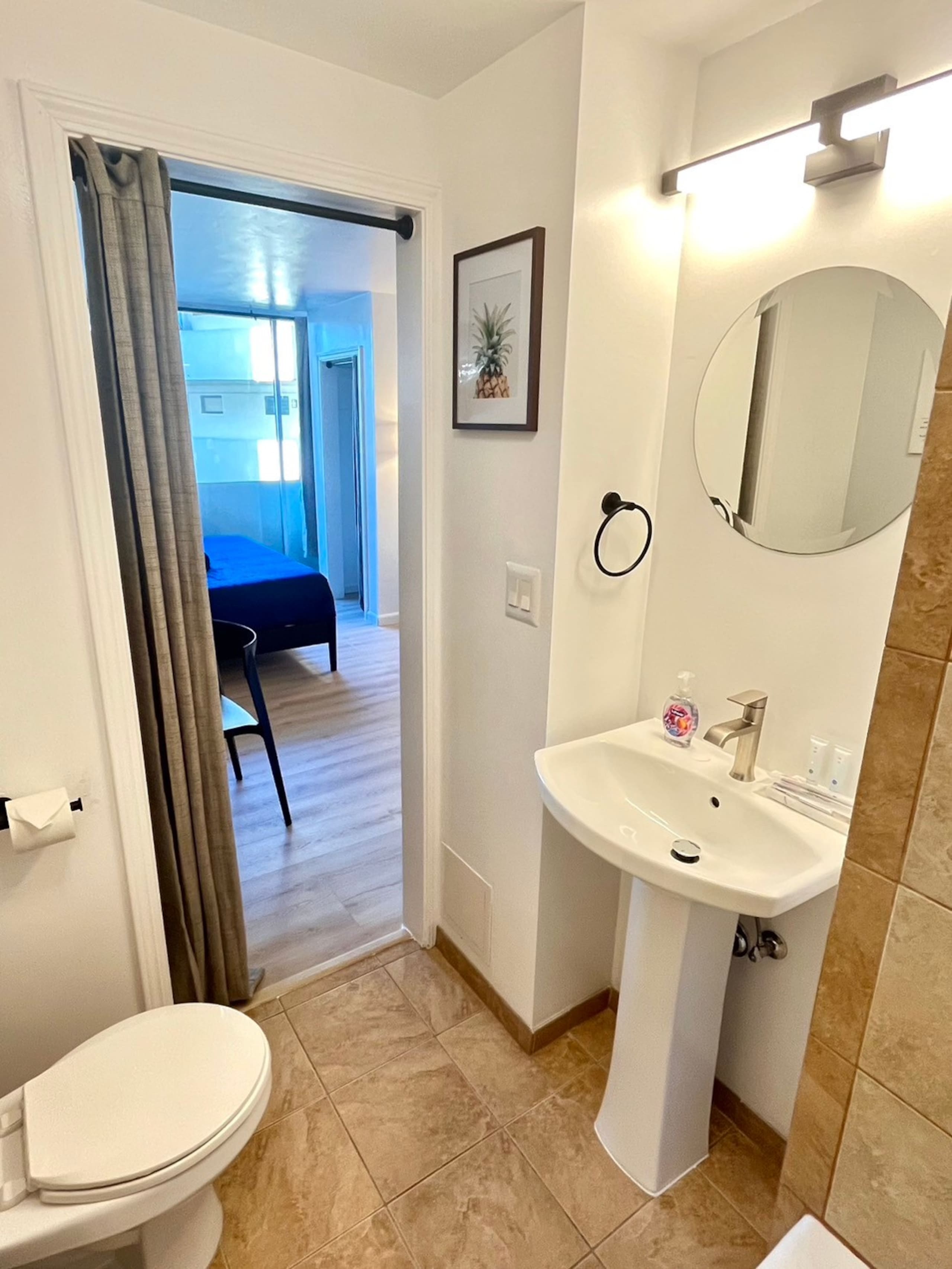Condo in Honolulu · ★4.57 · Studio · 1 bed · 1 private bath - Image 17