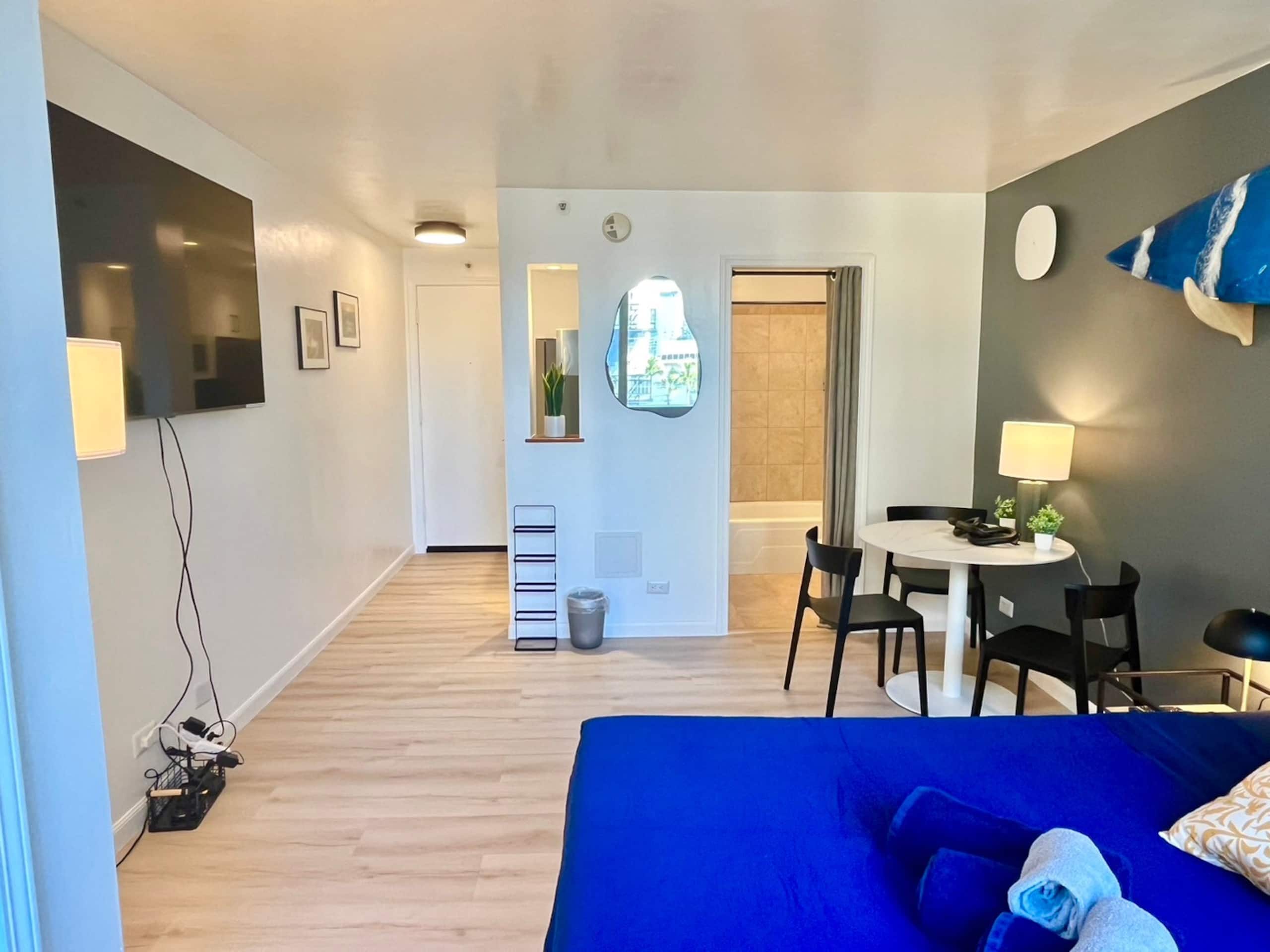 Condo in Honolulu · ★4.57 · Studio · 1 bed · 1 private bath - Image 33
