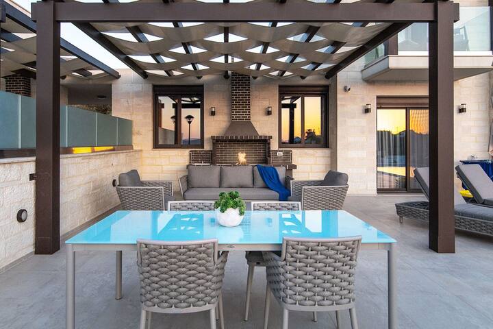 Villa Marcela – Ultra Luxury- Jacuzzi – Seaview gallery image 4