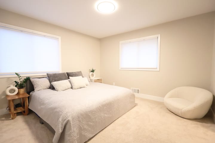 2 King Bed | Fireplace | Disney+ - Maple Grove, MN