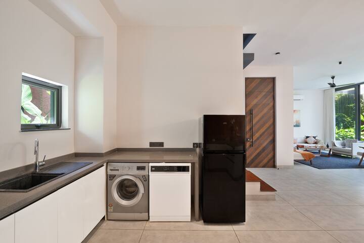 Kitchenette image 2