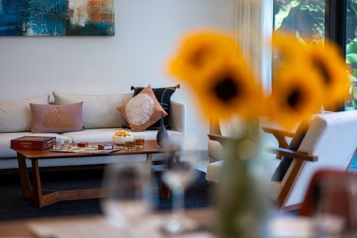 Living room image 7