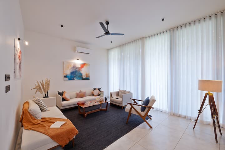 Living room image 2