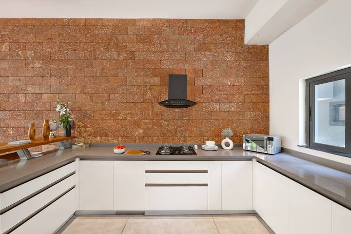Kitchenette image 4
