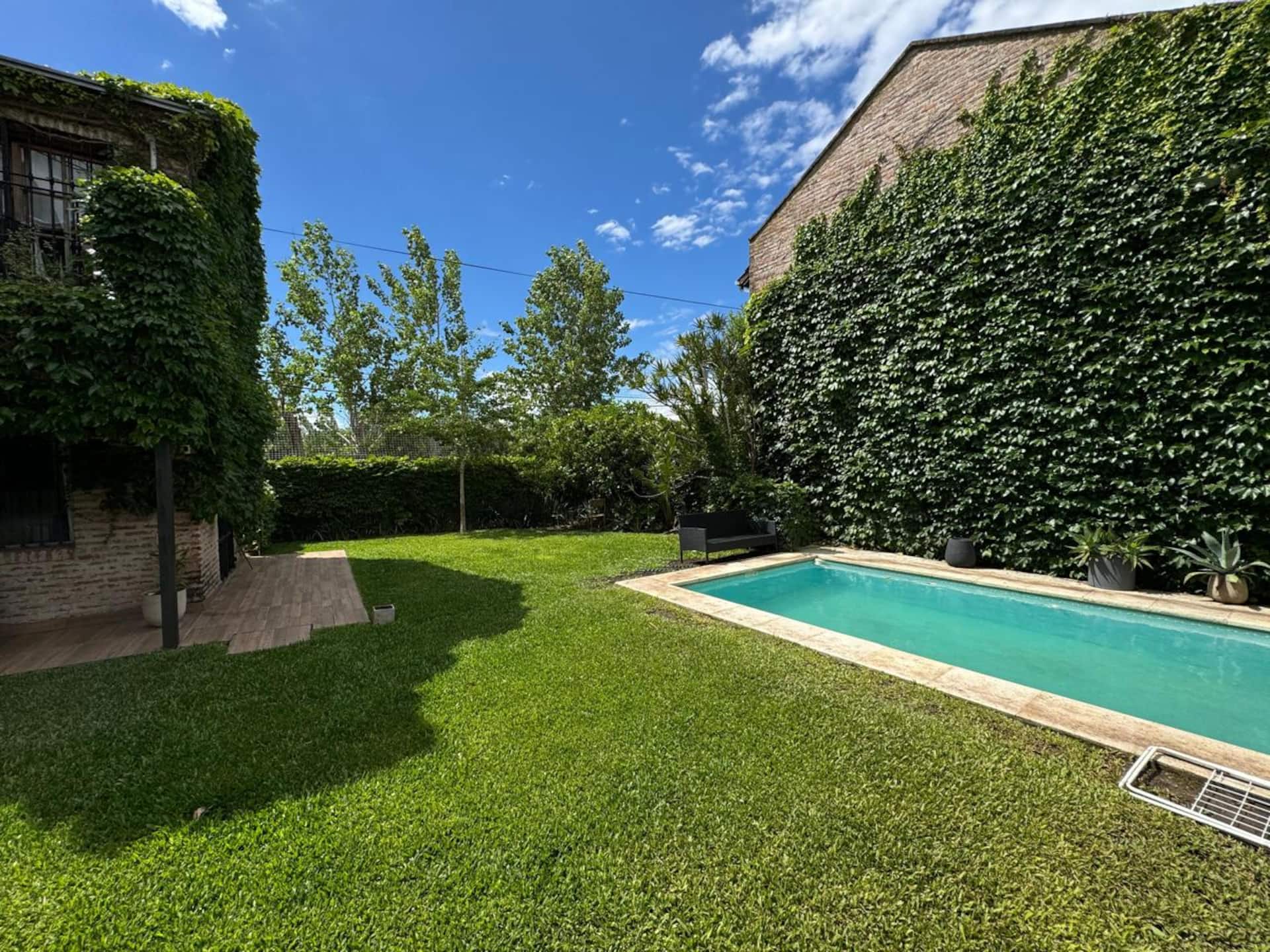 House with 6 rooms in San Isidro