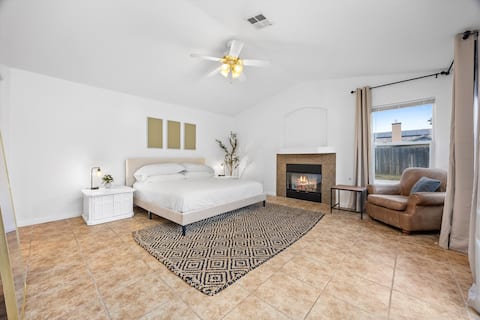 500 Mbps • Quiet Cul-de-Sac • Top Neighborhood