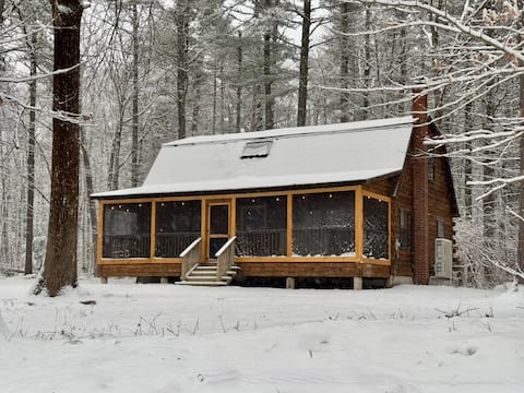 Lakeside Cabin: Ice Fishing & Snowmobile Fun