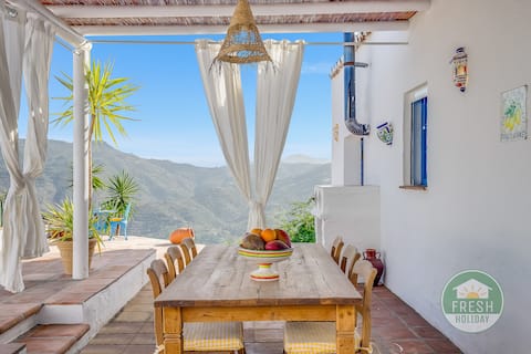 Rustic 3BR Retreat with Large Pool and Views