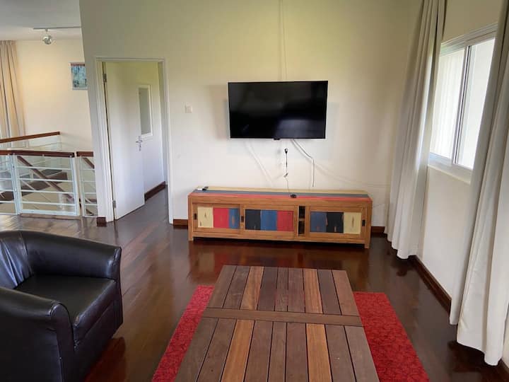 Tropenvilla Met Zwembad,jacuzzi En Rivierzicht - Suriname