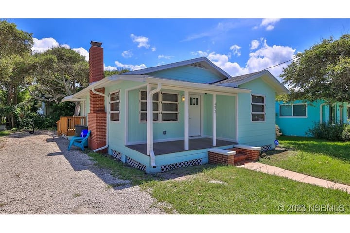 Cottage By The Sea - Steps To The Beach - New Smyrna Beach, FL