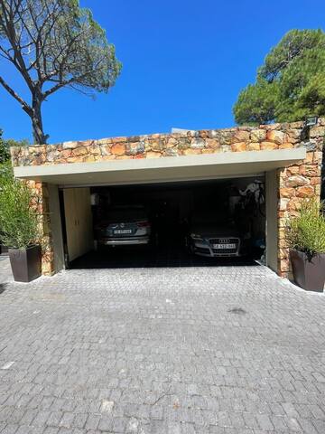 Estate Living at its Best! gallery image 3