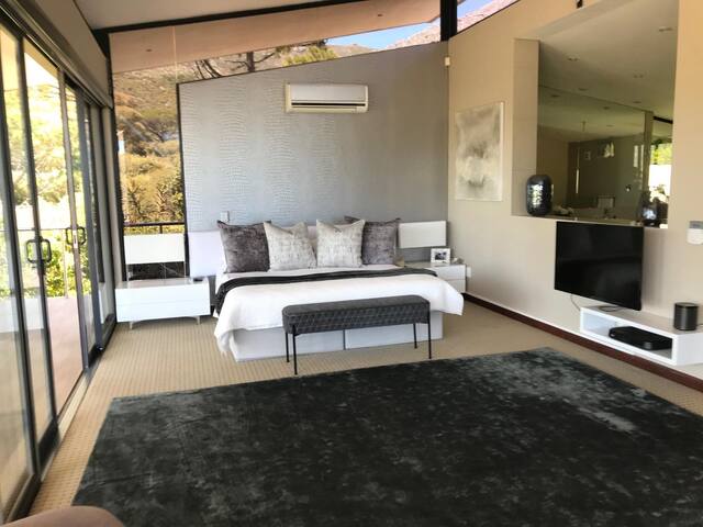 Estate Living at its Best! gallery image 5