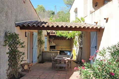 Leï Roucas, remodeled house with access to lake