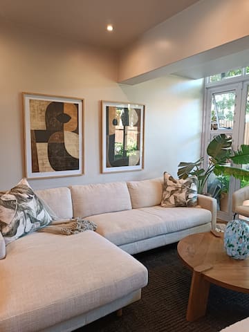 Sunny Garden Apartment gallery image 3