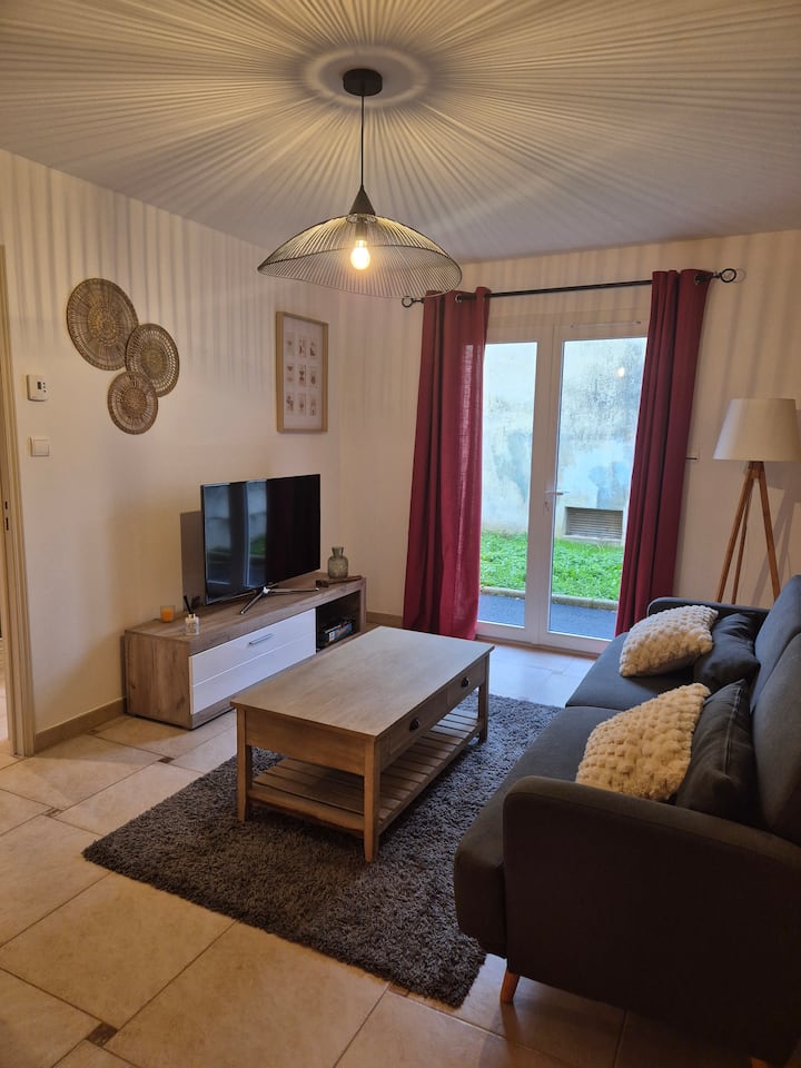 Studio En Rdc Avec Parking Privé, Proche Centre - ibis budget Brive La Gaillarde