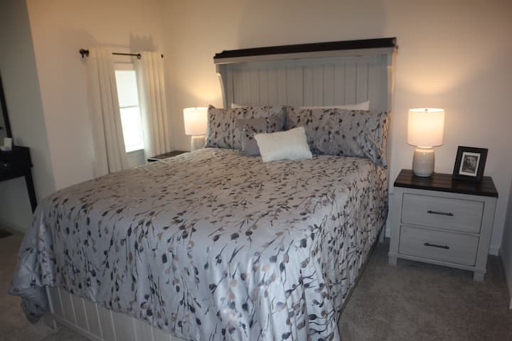 Chambre 2 : Lit Queen