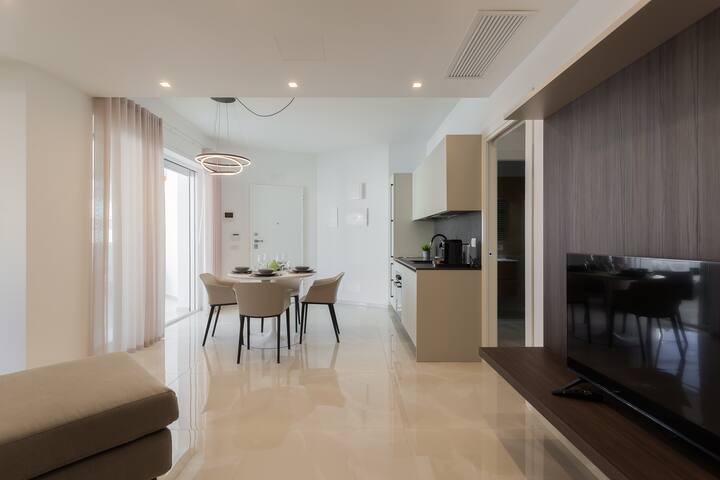 Palazzo Lux Stays Sleeps 10 – gym, beach, centre gallery image 5