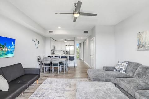 Popular Airbnb listing: Free Golf Cart Rental August- November 2026! in Ruskin