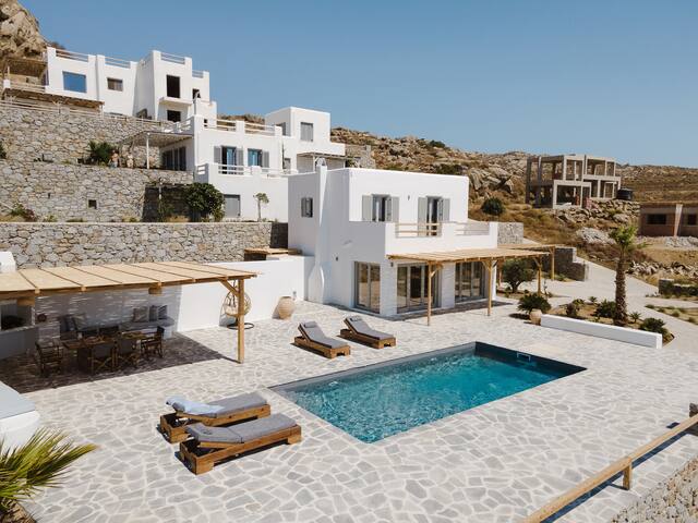 Villa Achilleos, Avlia hill, Naxos, by NaxosVibe