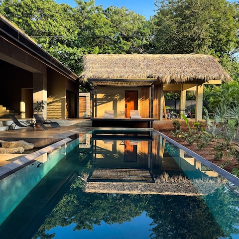 Nzumú Residence in Playa Avellanas