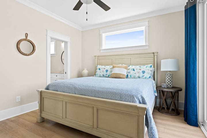 Mid Level Master King | Bedroom 3