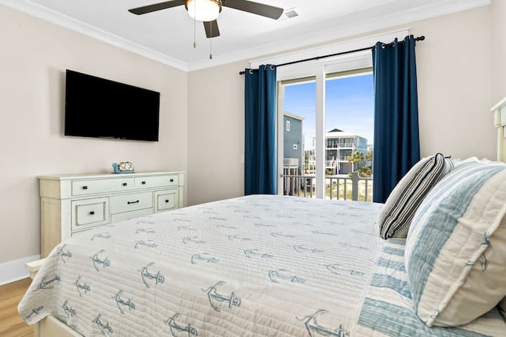 Mid Level Master King | Bedroom 2