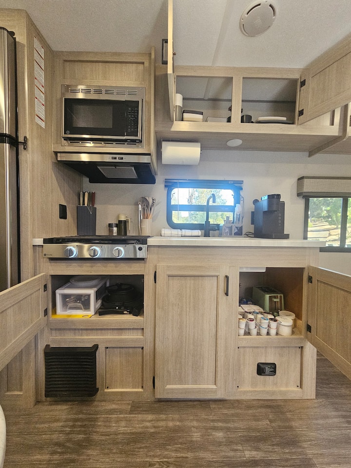 Camper Rv On Ramona Homestead - San Diego, CA