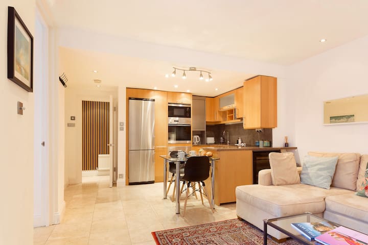 | High Street Kensington | Notting Hill | Patio |