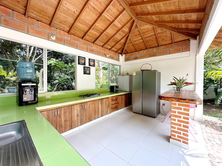 Amplia Finca Con Piscina Y Aire Acondicionado - Puerto Triunfo