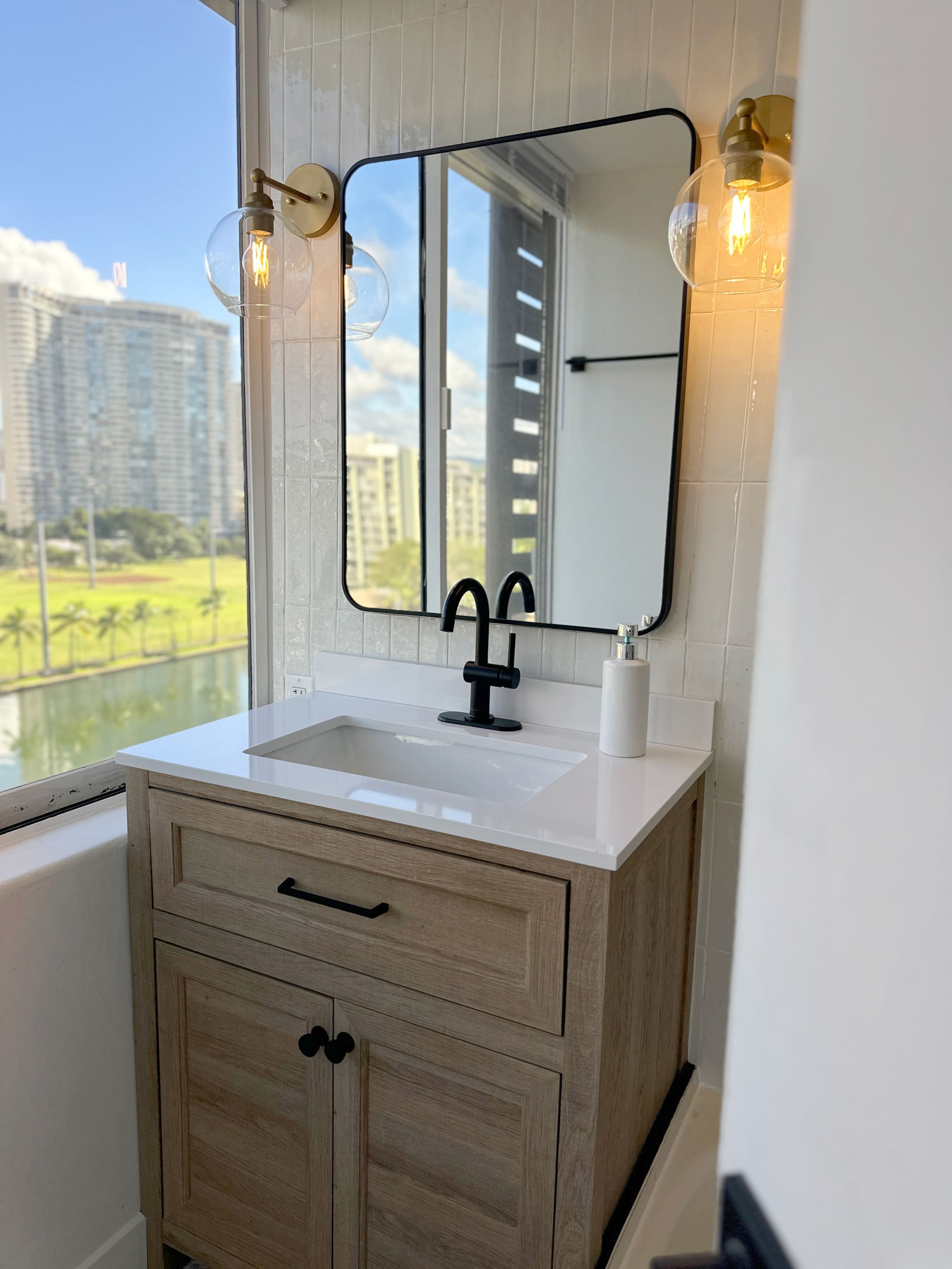 Stylish Waikiki Escape, Remodel! - Photo 13