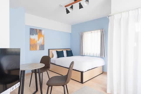 5-minute walk from the station/1 train to Haneda Airport/Supermarket and convenience store within a 