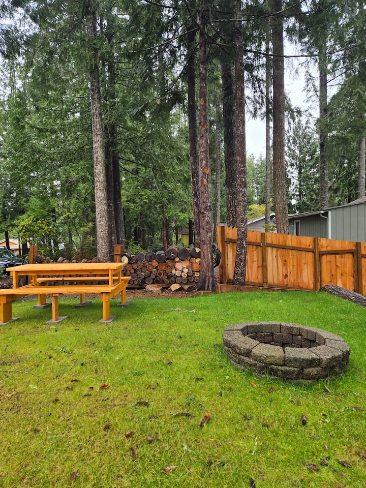 Lakefront Rv Pad  W/ Dock - Shelton, WA