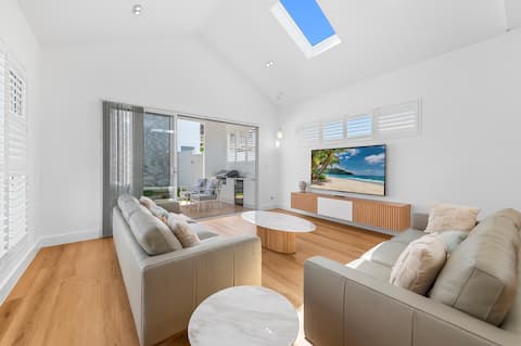 Popular Airbnb listing: Roll up @ The Entrance | Coastal 3BR Escape in The Entrance
