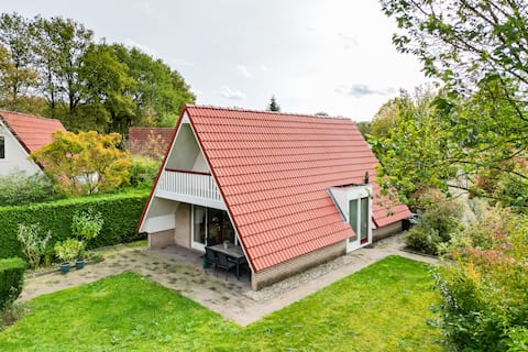 Detached bungalow with sunny garden
