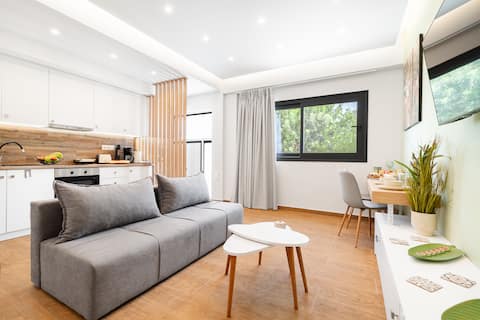 Top Airbnb: Ground floor apartment close to the port/airport in δήμος ραφήνας πικερμίου