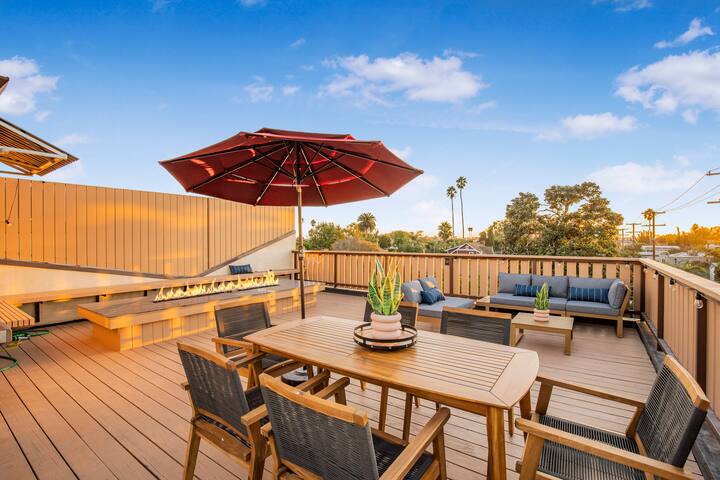 Cedar Loft Villa: Venice Gem with Stunning Views gallery image 2