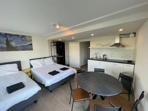 Luxury private apartment kitchen 10min Amsterdam